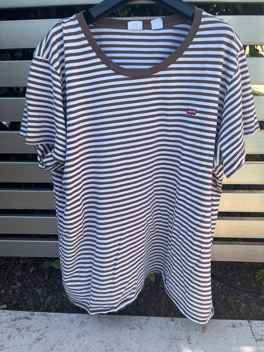 tshirt levis