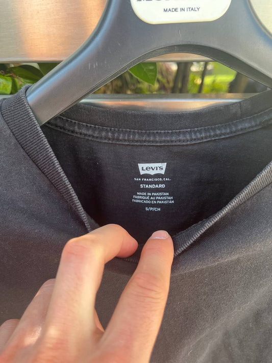 tshirt levis